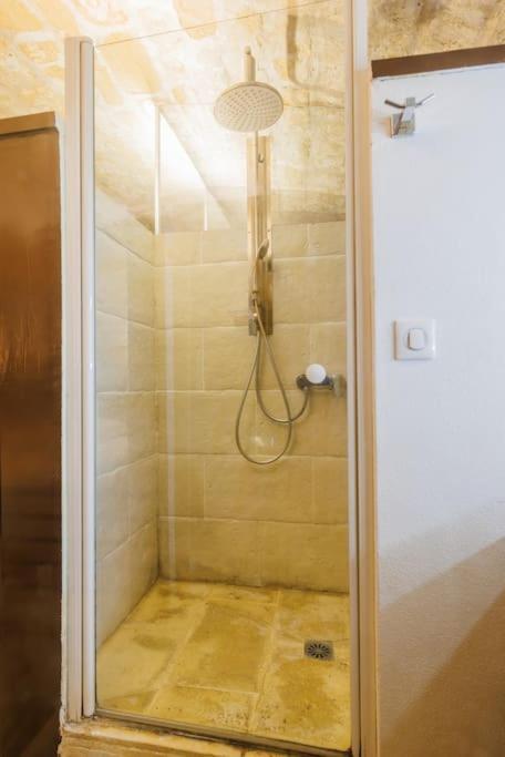 N Sublime Avec Sauna Dans Le 17e * Parijs